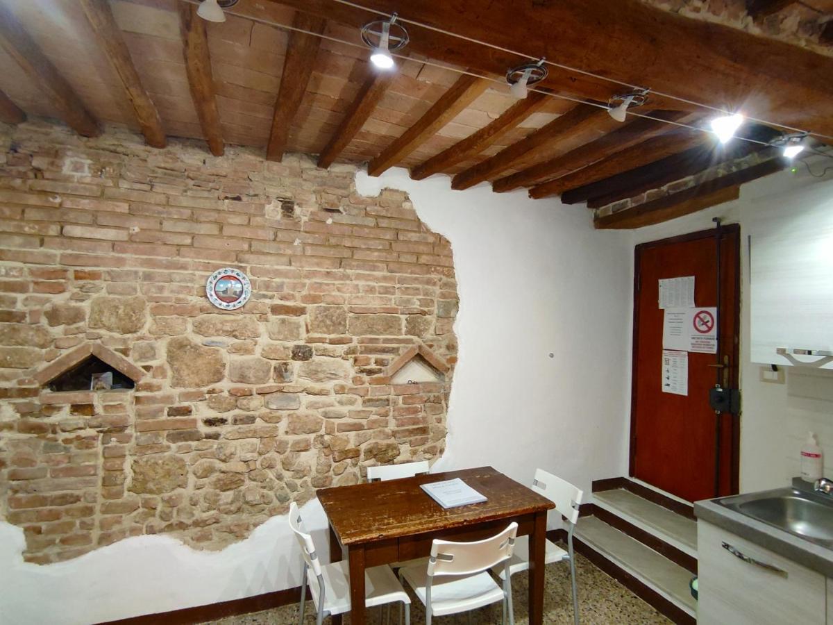 Casa Vicolo Delle Chiavi Apartment Poggibonsi Bagian luar foto